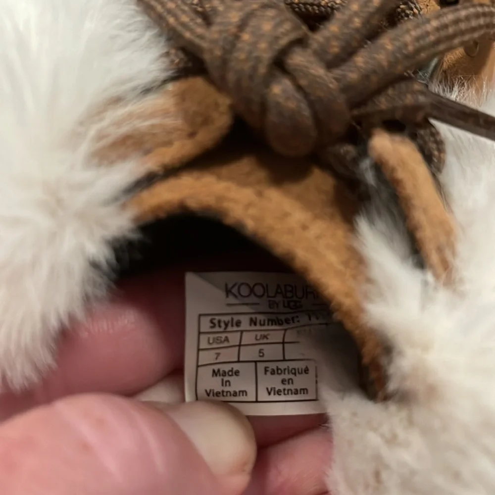 Koolaburra Tynlee Lace-Up Winter Boots for Outside Walking Boots Trendy - Picture 11 of 11